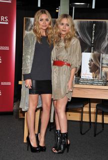 Ashley Olsen feet photo thumbnail