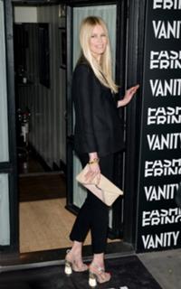 Claudia Schiffer feet photo thumbnail