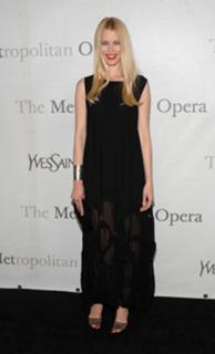 Claudia Schiffer feet photo thumbnail
