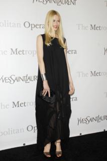 Claudia Schiffer feet photo thumbnail