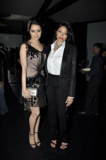 Shraddha Kapoor feet photo thumbnail