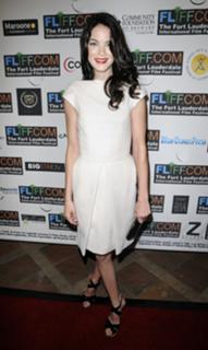 Michelle Monaghan feet photo thumbnail