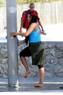 Christina Milian feet photo thumbnail