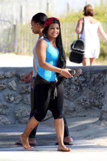 Christina Milian feet photo thumbnail