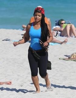 Christina Milian feet photo thumbnail