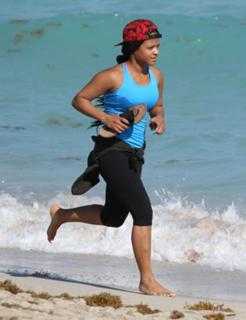 Christina Milian feet photo thumbnail