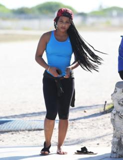 Christina Milian feet photo thumbnail