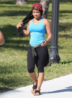Christina Milian feet photo thumbnail