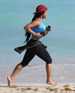 Christina Milian feet photo thumbnail