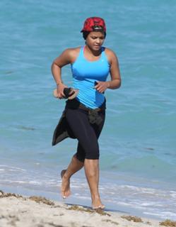 Christina Milian feet photo thumbnail