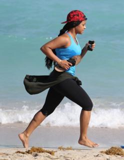 Christina Milian feet photo thumbnail