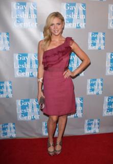 Brittany Snow feet photo thumbnail