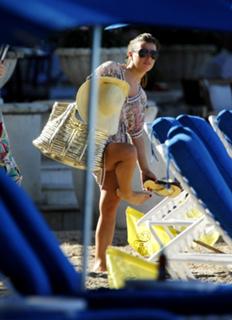 Coleen Rooney feet photo thumbnail