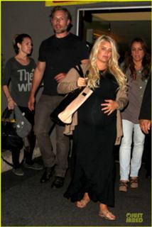 Jessica Simpson feet photo thumbnail