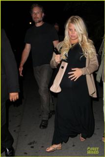 Jessica Simpson feet photo thumbnail