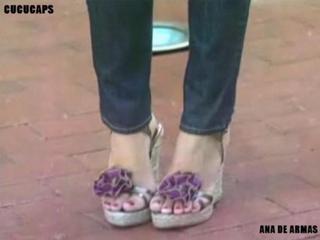 Ana de Armas feet photo thumbnail