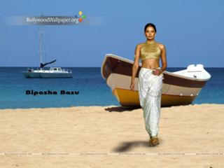Bipasha Basu feet photo thumbnail