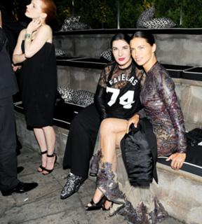 Adriana Lima feet photo thumbnail
