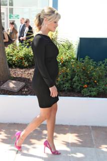 Reese Witherspoon feet photo thumbnail