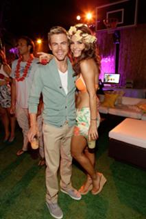 Maria Menounos feet photo thumbnail
