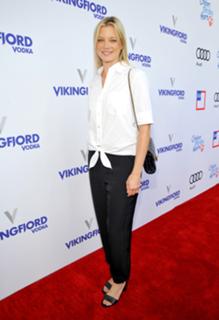 Amy Smart feet photo thumbnail
