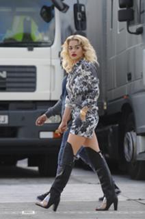 Rita Ora feet photo thumbnail