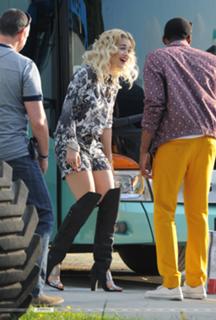 Rita Ora feet photo thumbnail