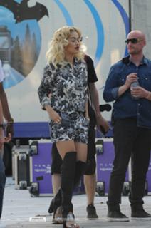 Rita Ora feet photo thumbnail