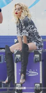 Rita Ora feet photo thumbnail