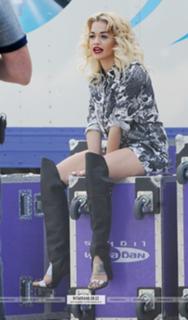 Rita Ora feet photo thumbnail