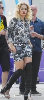 Rita Ora feet photo thumbnail