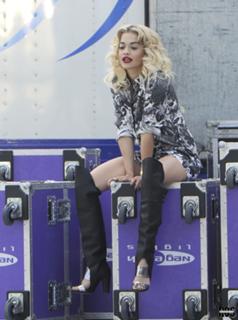 Rita Ora feet photo thumbnail