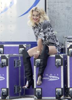 Rita Ora feet photo thumbnail