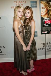 Ashley Olsen feet photo thumbnail