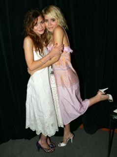 Ashley Olsen feet photo thumbnail