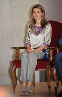 Queen Letizia of Spain feet photo thumbnail