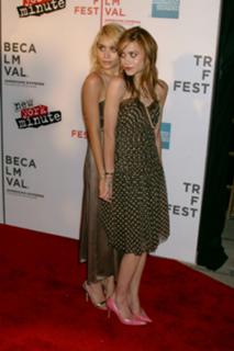 Ashley Olsen feet photo thumbnail