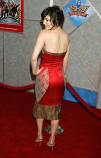Mary Elizabeth Winstead feet photo thumbnail