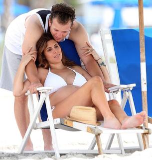 Jamie-Lynn Sigler feet photo thumbnail