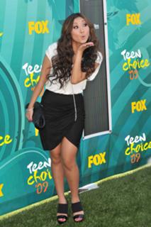Brenda Song feet photo thumbnail