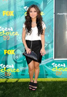 Brenda Song feet photo thumbnail