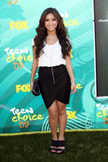 Brenda Song feet photo thumbnail