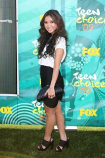 Brenda Song feet photo thumbnail