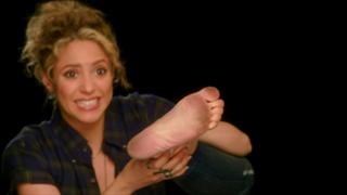 Shakira feet photo thumbnail