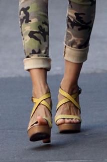 Sarah Jessica Parker feet photo thumbnail
