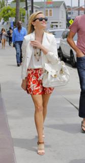 Reese Witherspoon feet photo thumbnail