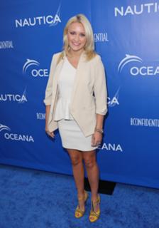 Emily Osment feet photo thumbnail