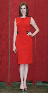 Anne Hathaway feet photo thumbnail