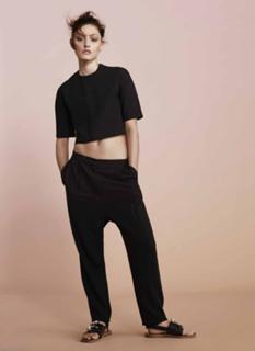 Phoebe Tonkin feet photo thumbnail