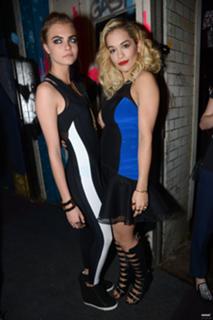 Rita Ora feet photo thumbnail